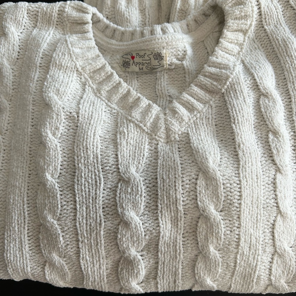 Women’s Cream Cable Knit Sweater